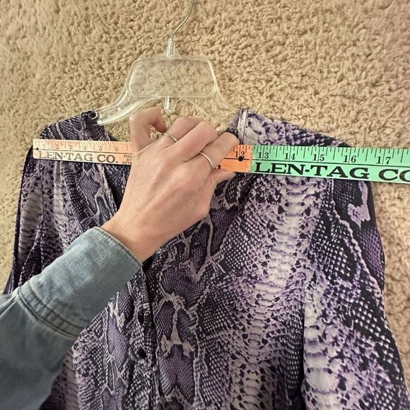 What Goes Around Comes Around Vanessa Purple Silk Snakeskin Top Sz M Whimsygoth - Picture 14 of 16
